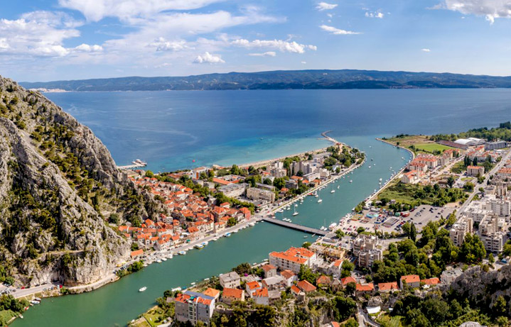 Omis City